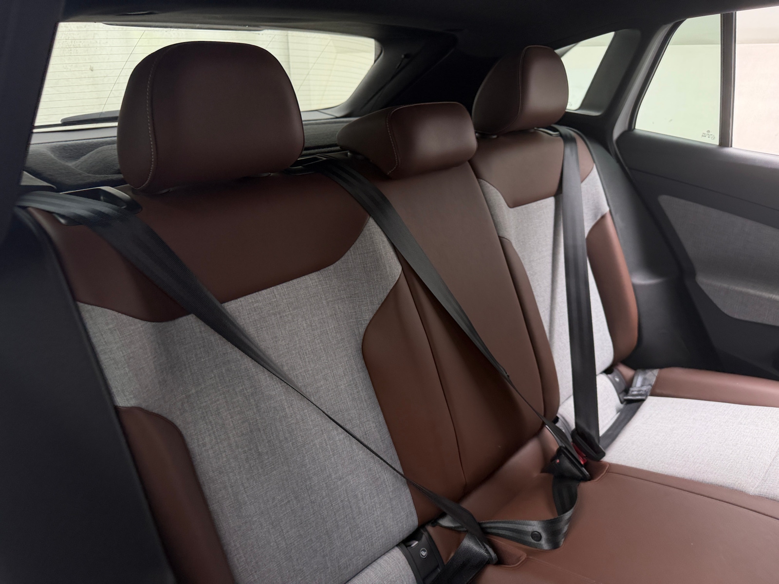 Thumbnail: 2023 Volkswagen ID.4 - 6
