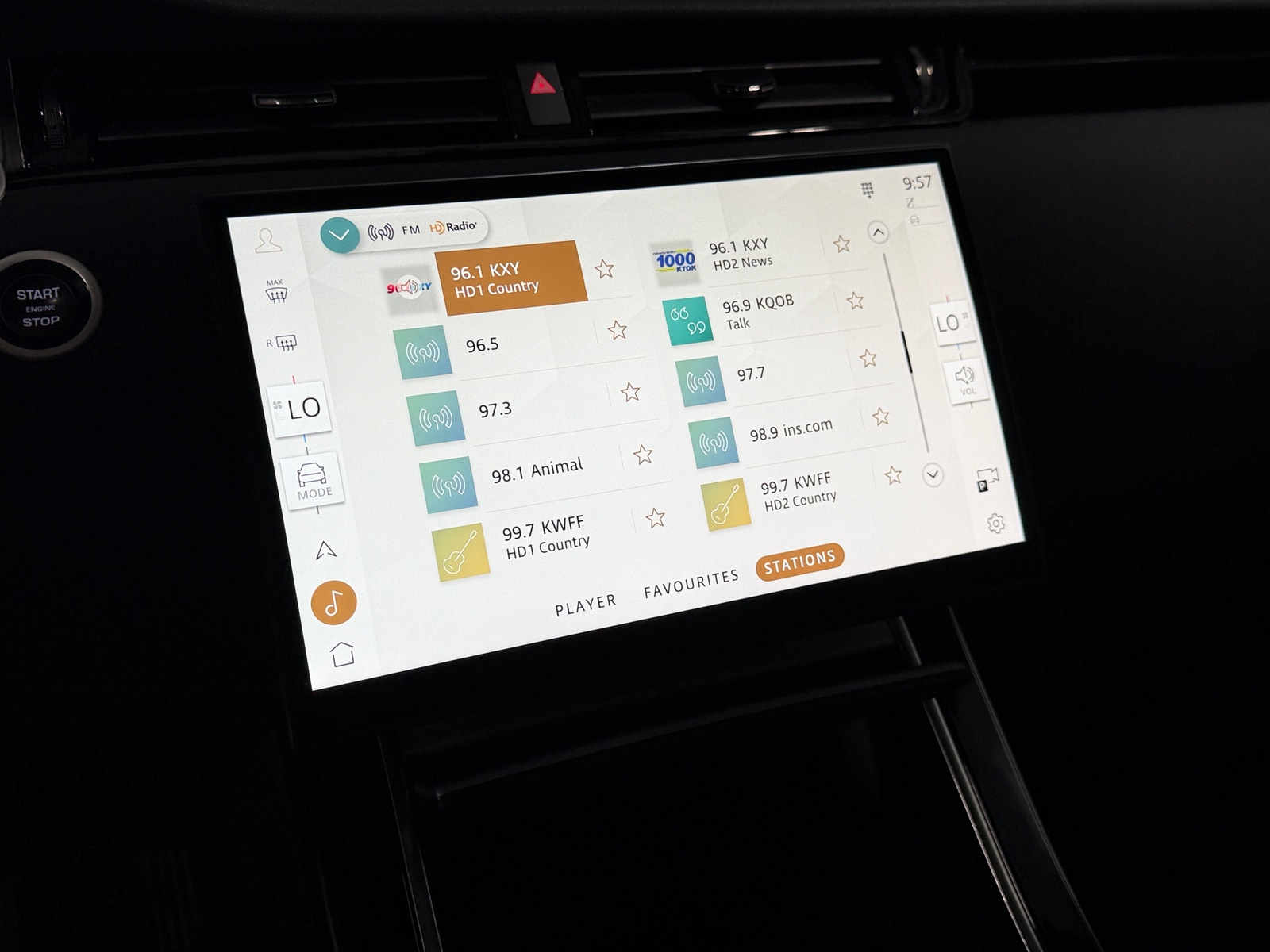 Thumbnail: 2024 Land Rover Range Rover Evoque - 3