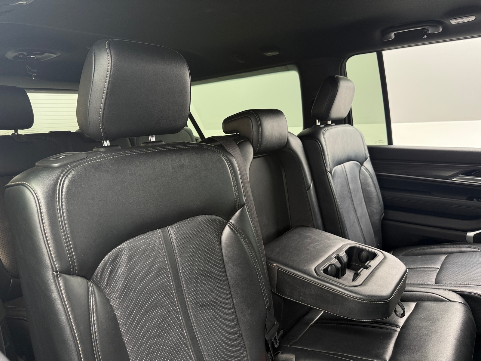 Thumbnail: 2024 Jeep Wagoneer - 5