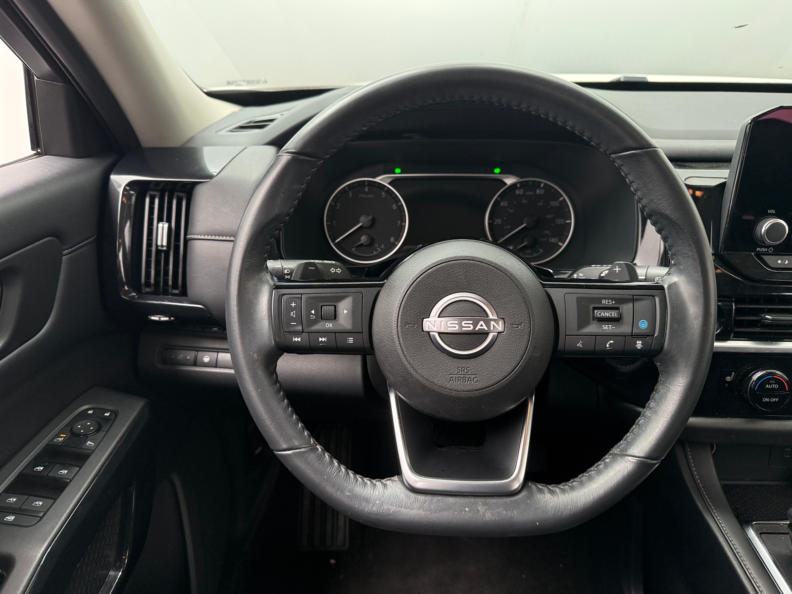 Thumbnail: 2023 Nissan Pathfinder - 5