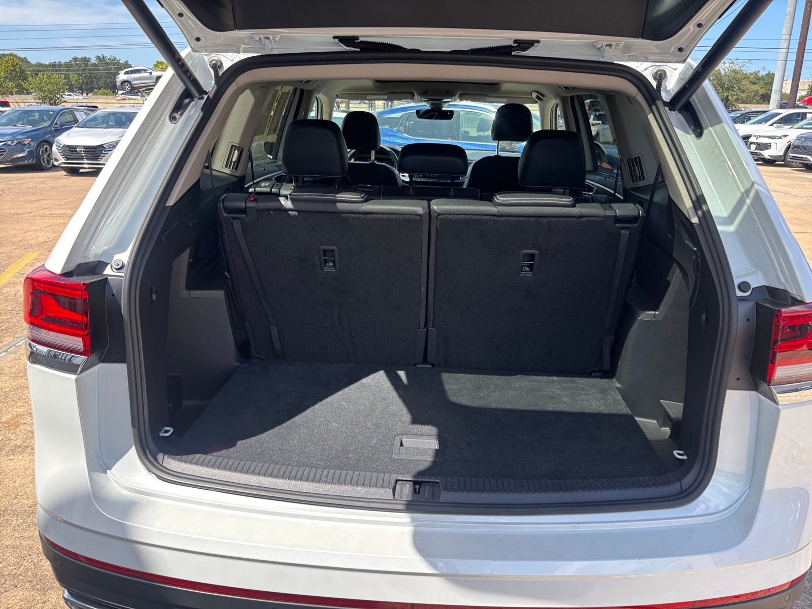 Thumbnail: 2026 Volkswagen Atlas - 6