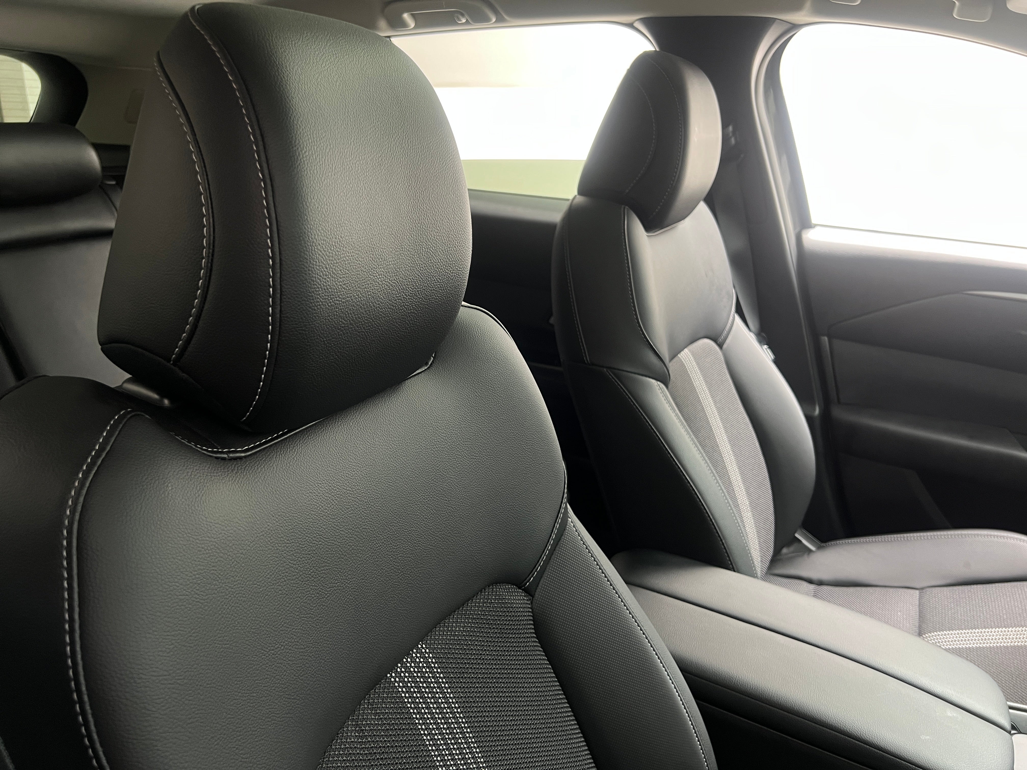2025 Mazda CX-50 Premium