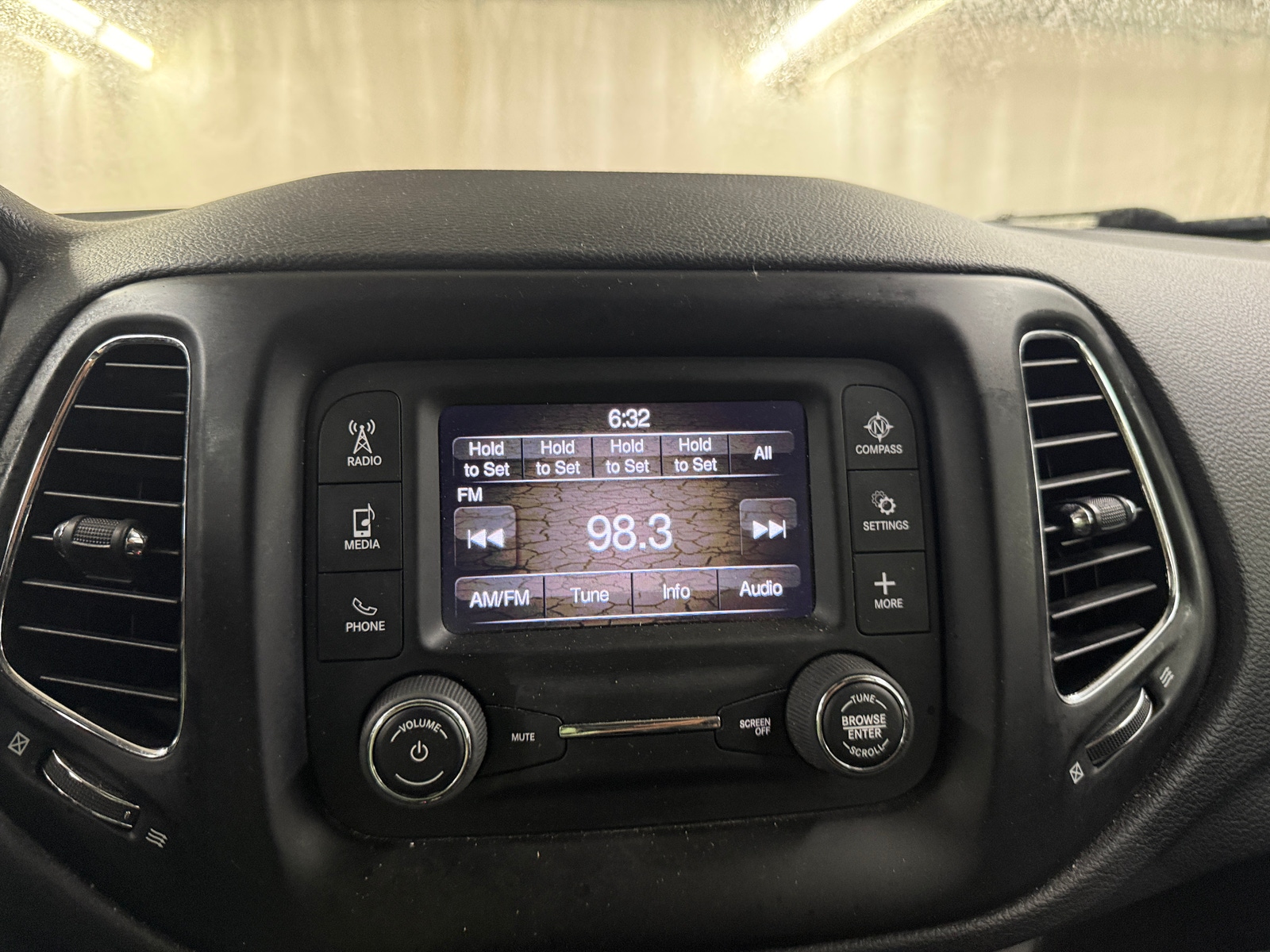 Thumbnail: 2018 Jeep Compass - 4
