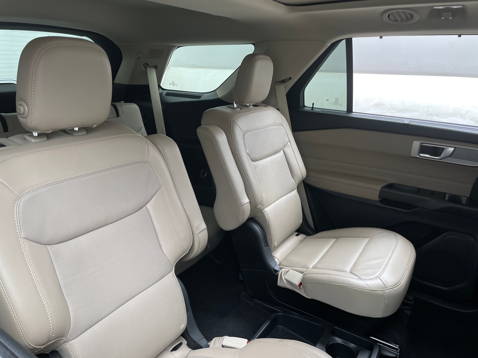 Thumbnail: 2020 Ford Explorer - 5