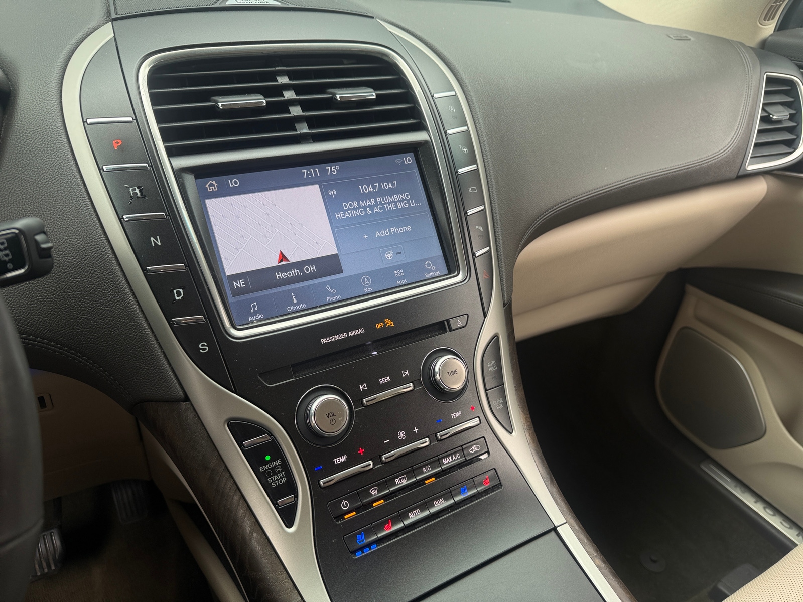 Thumbnail: 2019 Lincoln Nautilus - 3