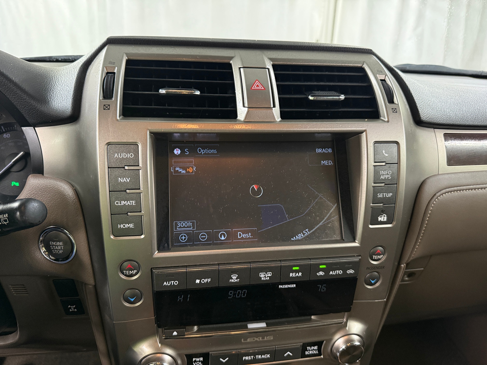 Thumbnail: 2016 Lexus GX - 3