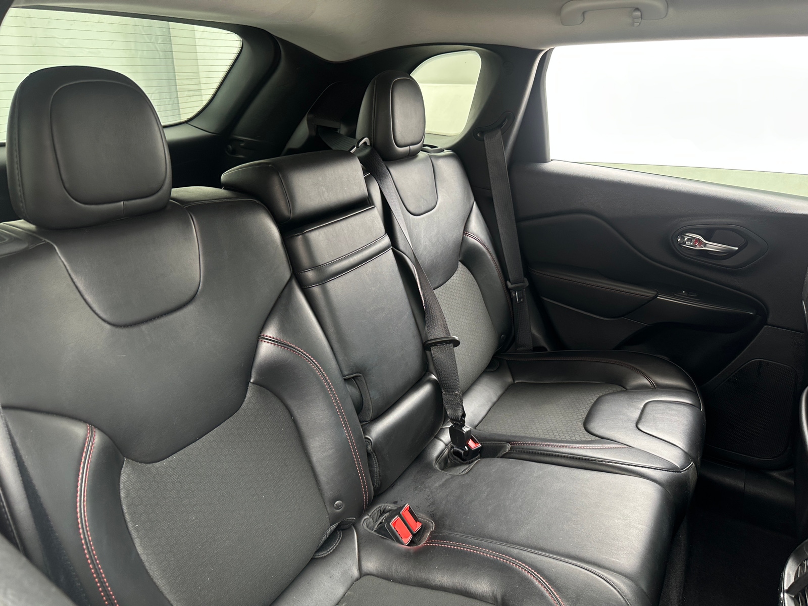 Thumbnail: 2019 Jeep Cherokee - 6