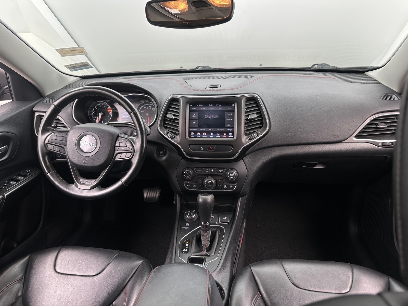 Thumbnail: 2019 Jeep Cherokee - 3