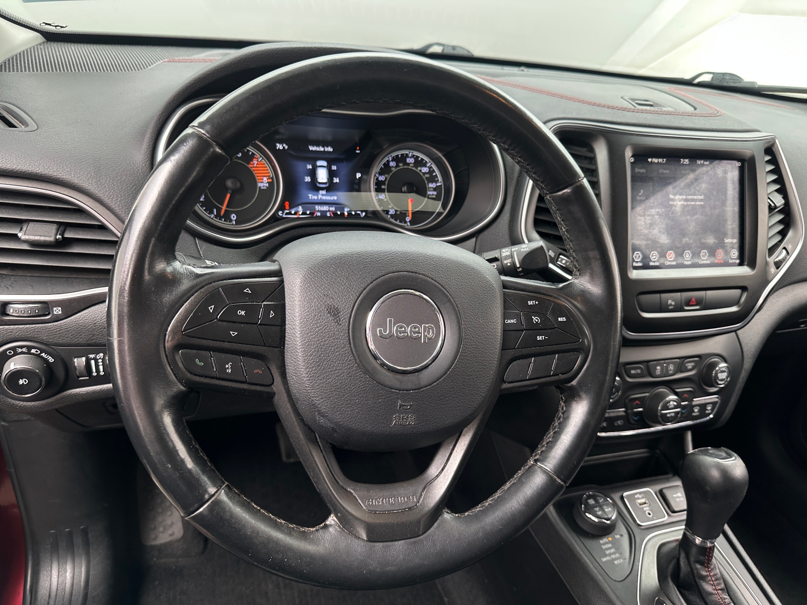 Thumbnail: 2019 Jeep Cherokee - 5