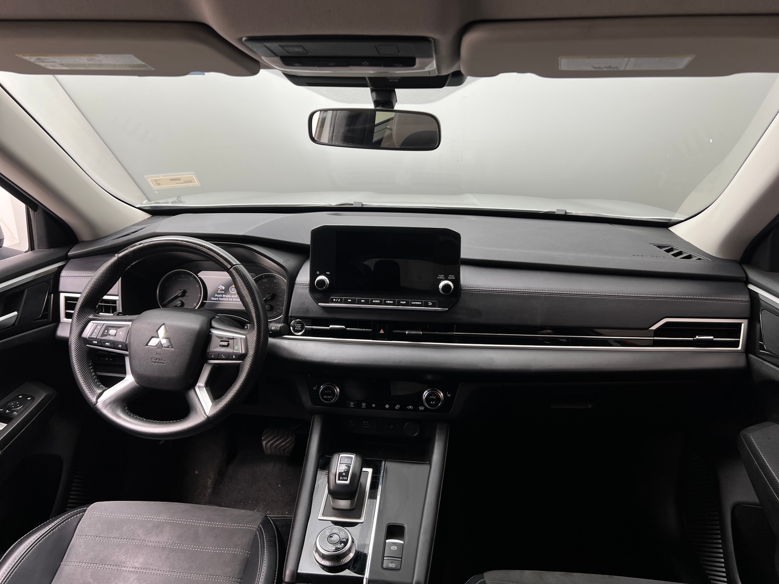 Thumbnail: 2024 Mitsubishi Outlander - 2