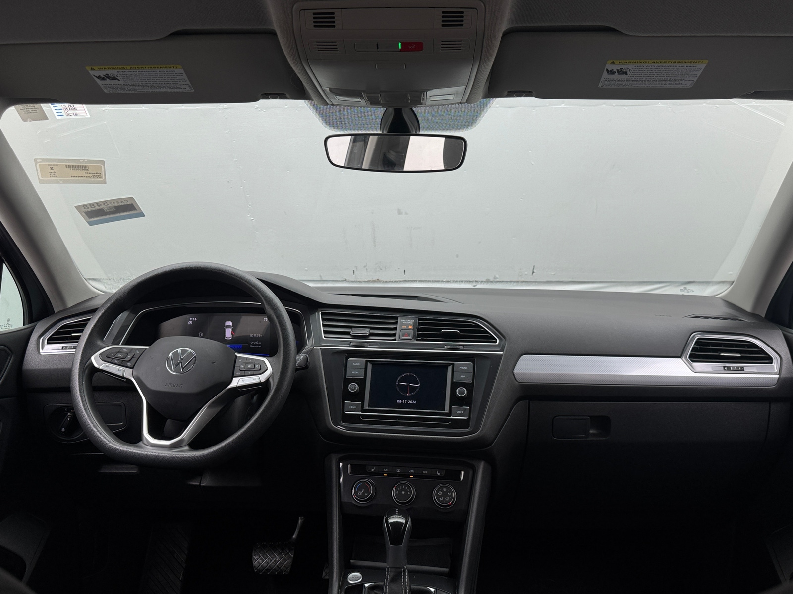Thumbnail: 2023 Volkswagen Tiguan - 3