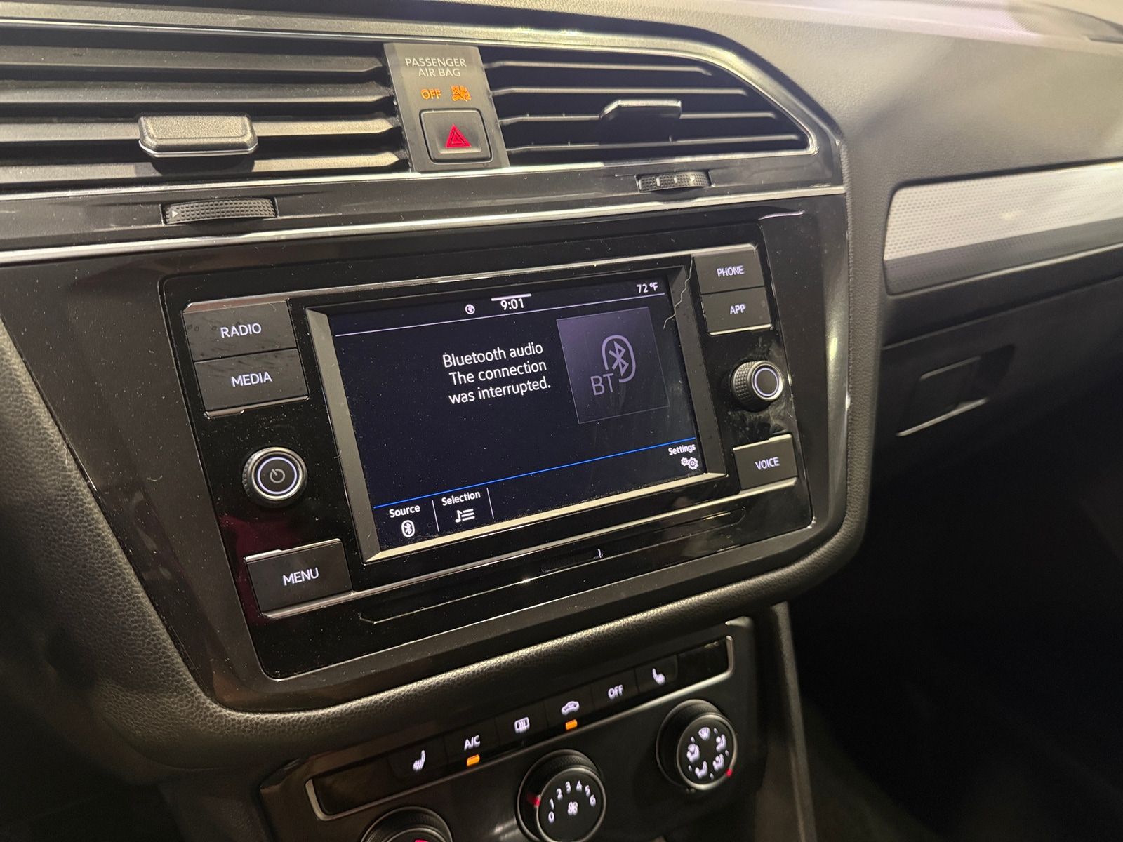 Thumbnail: 2023 Volkswagen Tiguan - 4