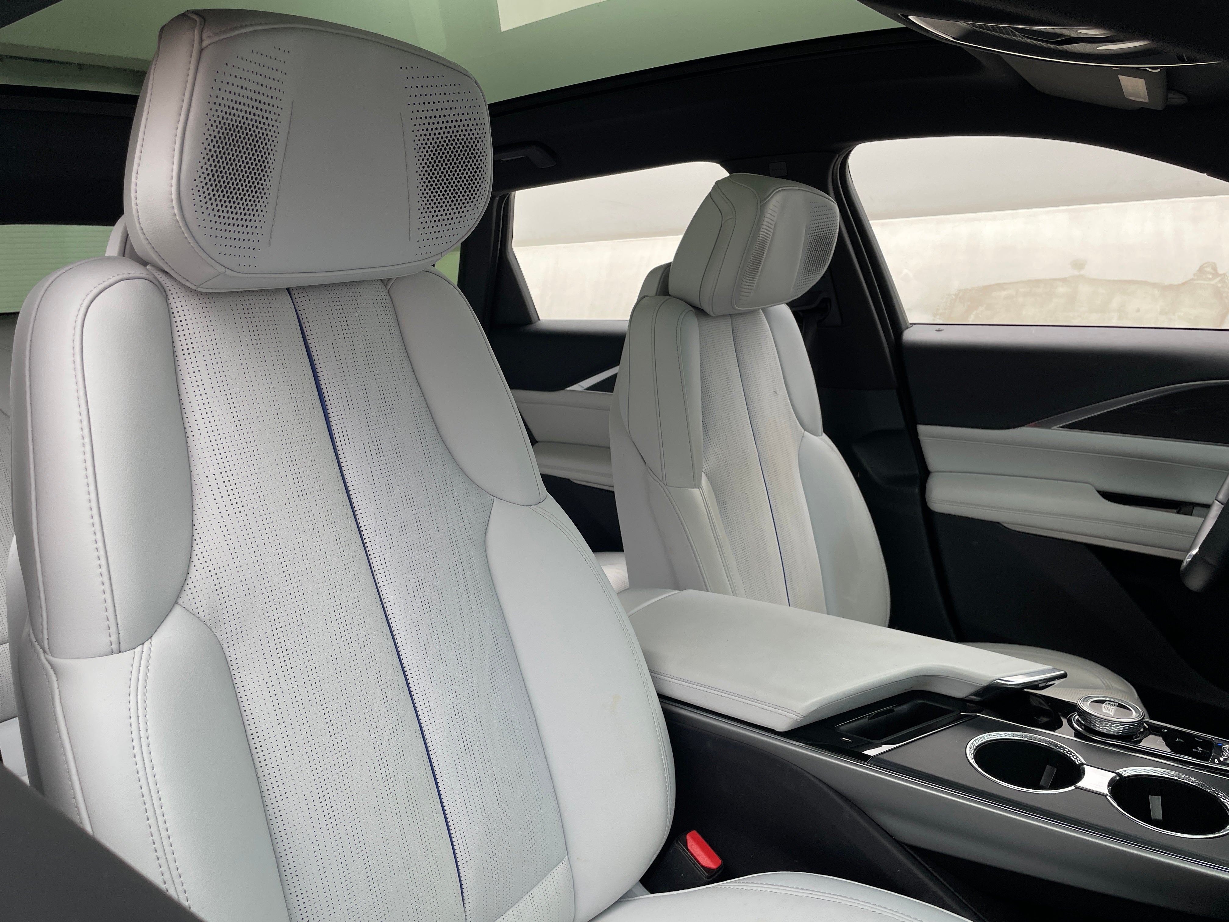 Used 2024 Cadillac LYRIQ Sport 2 with VIN 1GYKPVRLXRZ123371 for sale in Oak Creek, WI