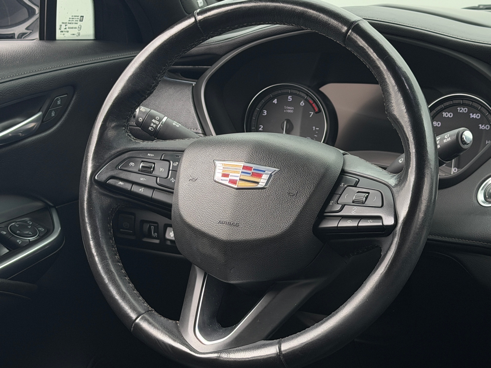 Thumbnail: 2019 Cadillac XT4 - 4