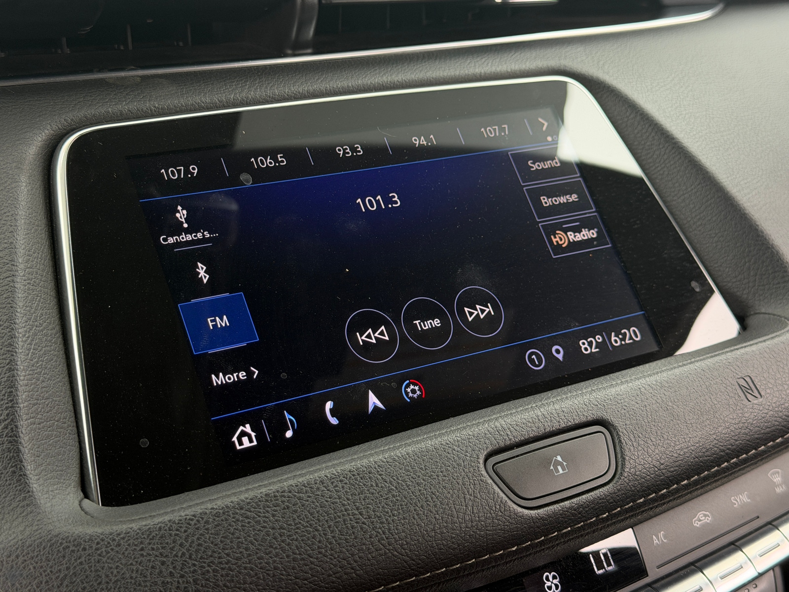 Thumbnail: 2019 Cadillac XT4 - 3