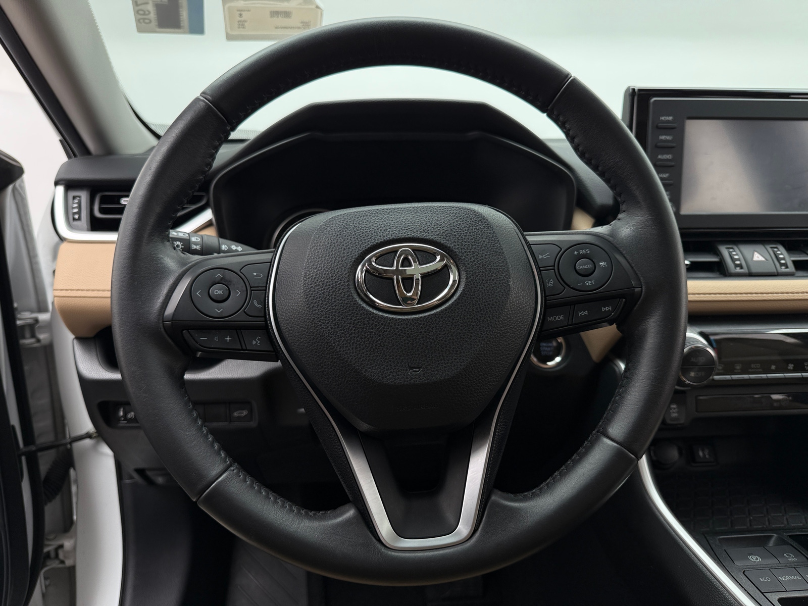 Thumbnail: 2019 Toyota RAV4 - 4