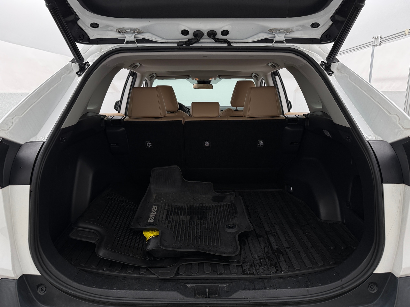Thumbnail: 2019 Toyota RAV4 - 6