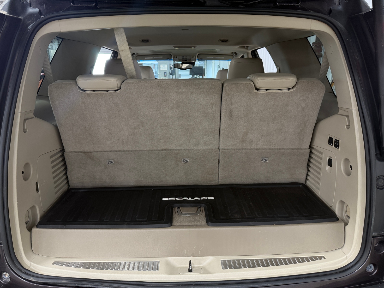 Thumbnail: 2016 Cadillac Escalade - 6