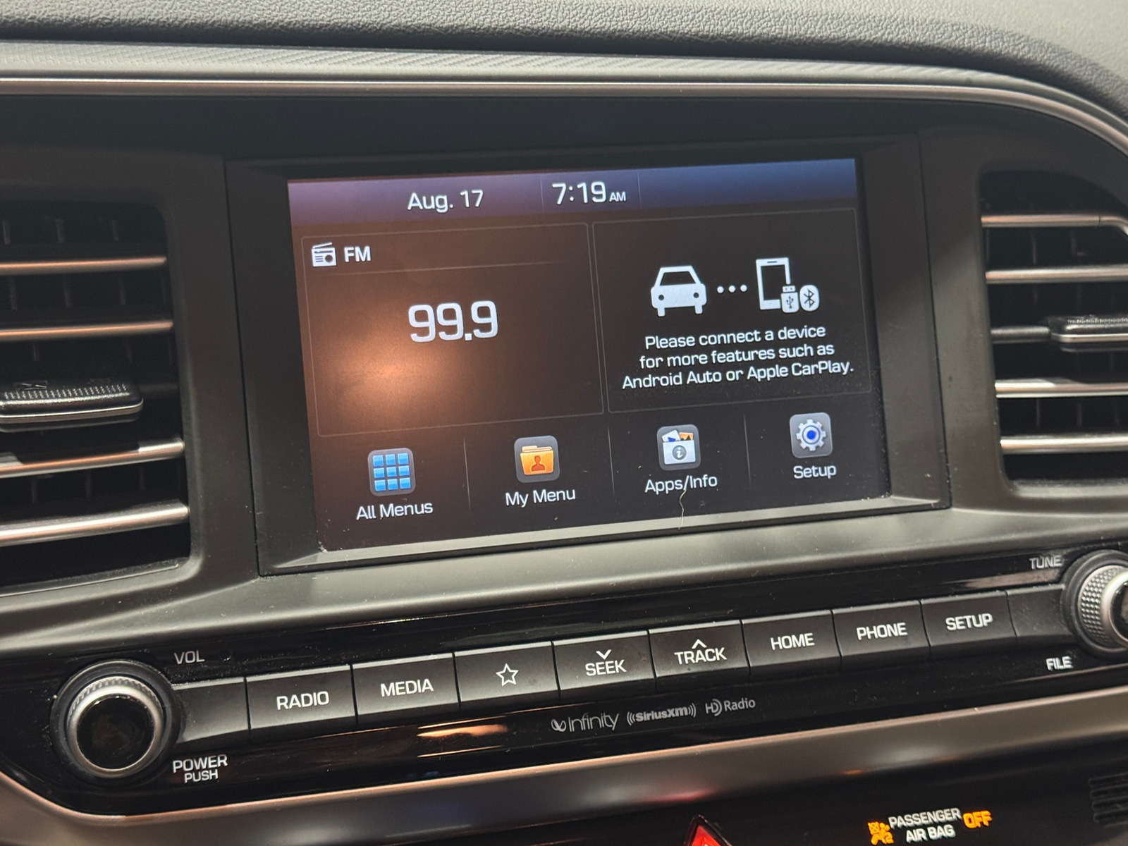 Thumbnail: 2020 Hyundai Elantra - 3