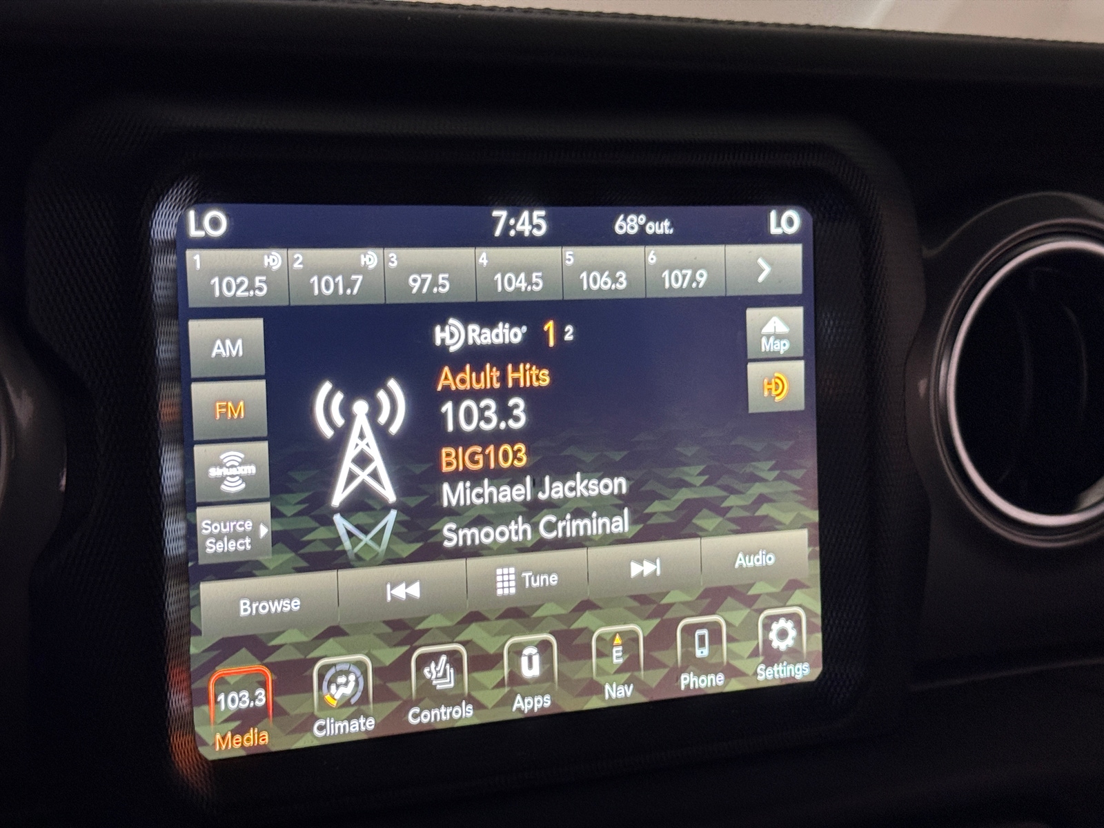 Thumbnail: 2022 Jeep Wrangler - 4