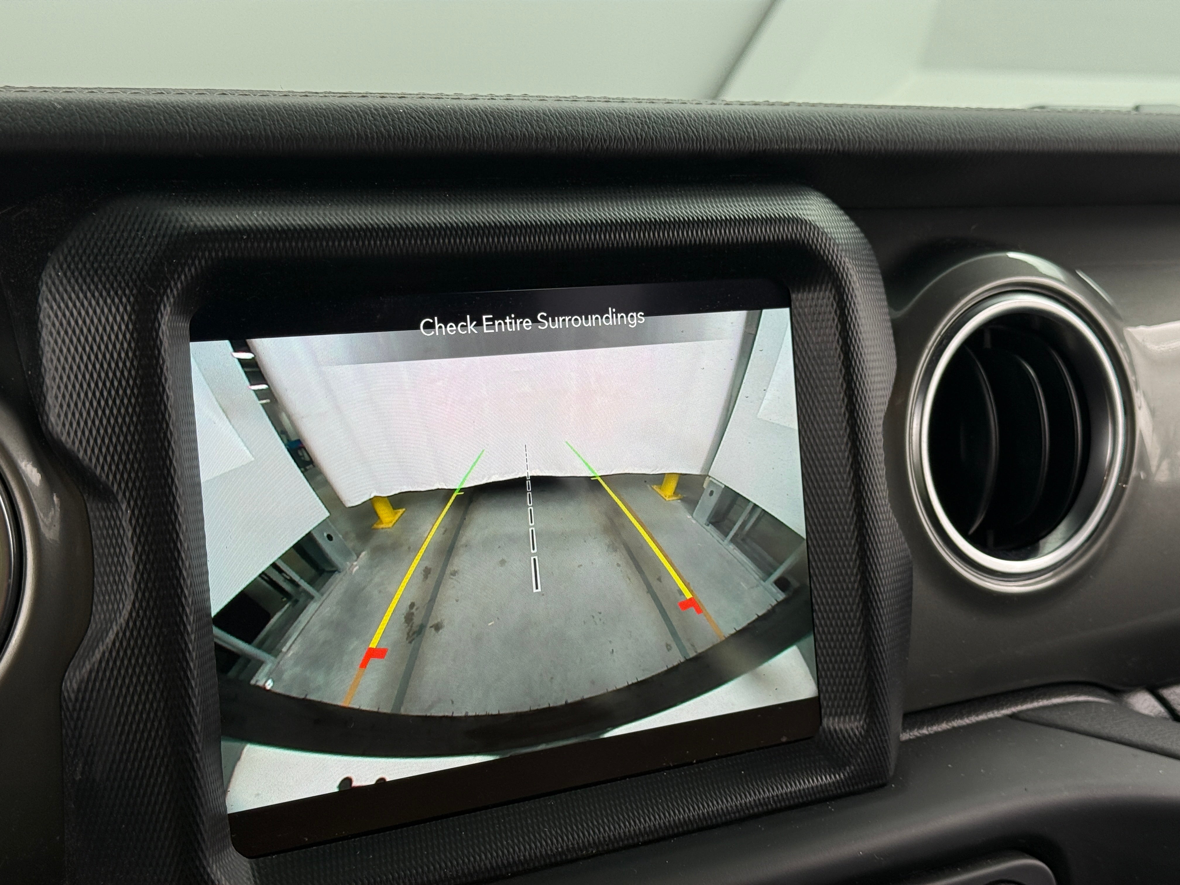 2022 Jeep Wrangler Unlimited Sahara - Photo 17
