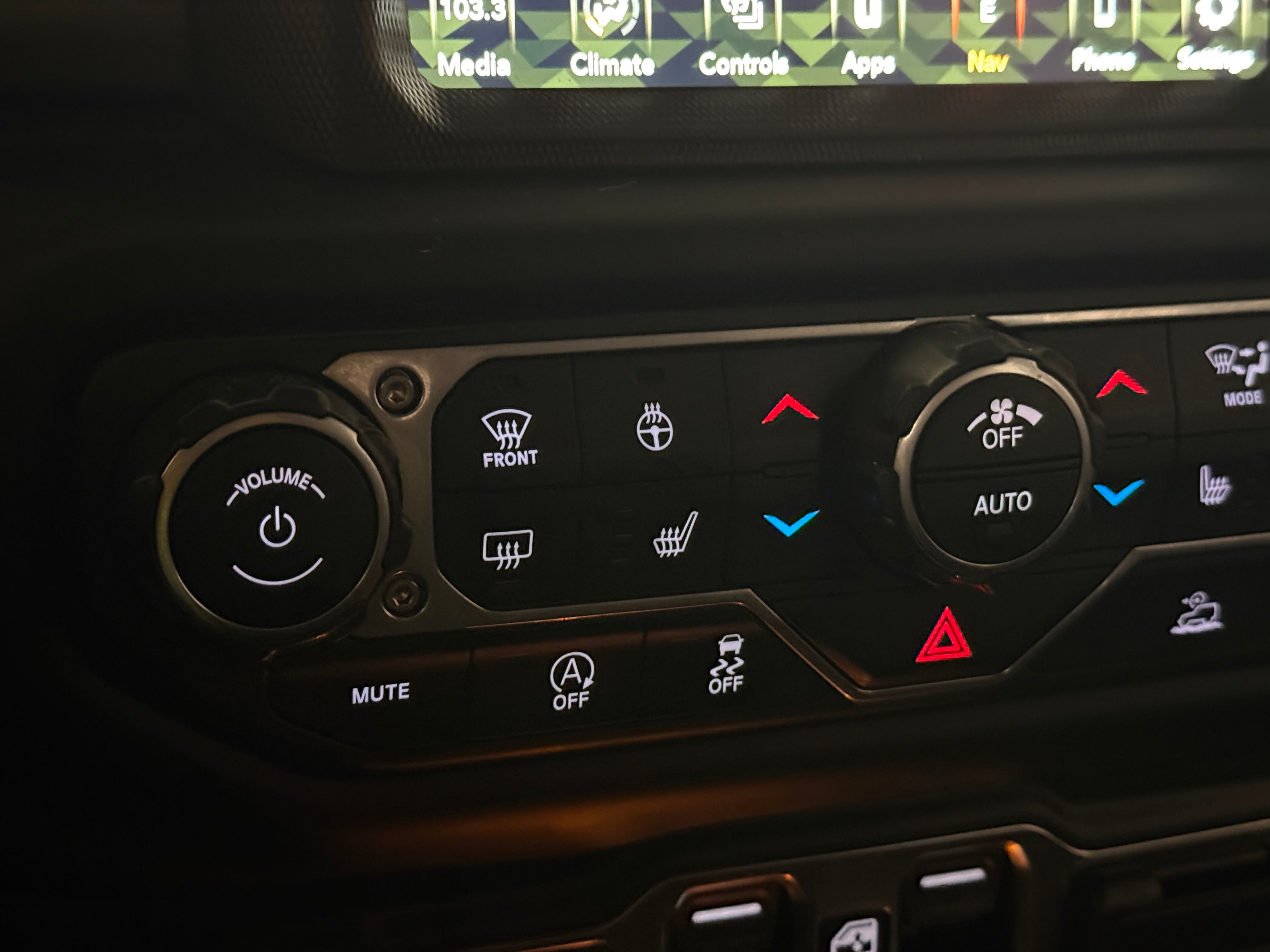 2022 Jeep Wrangler Unlimited Sahara - Photo 19
