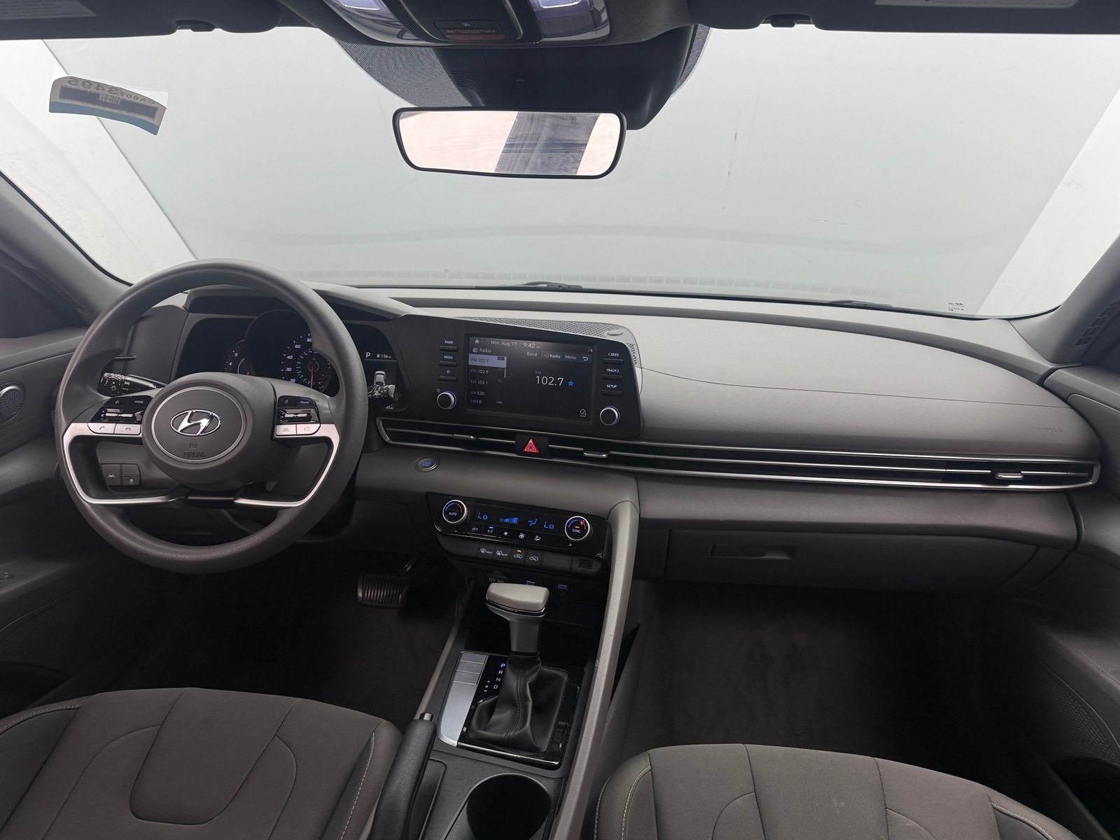Thumbnail: 2022 Hyundai Elantra - 3
