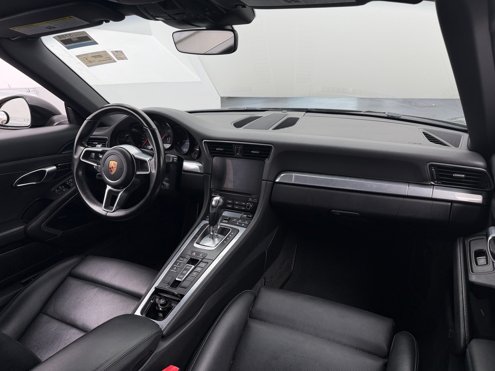 Thumbnail: 2017 Porsche 911 - 2