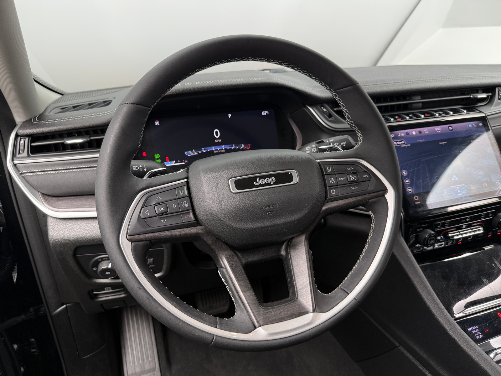 Thumbnail: 2023 Jeep Grand Cherokee L - 4