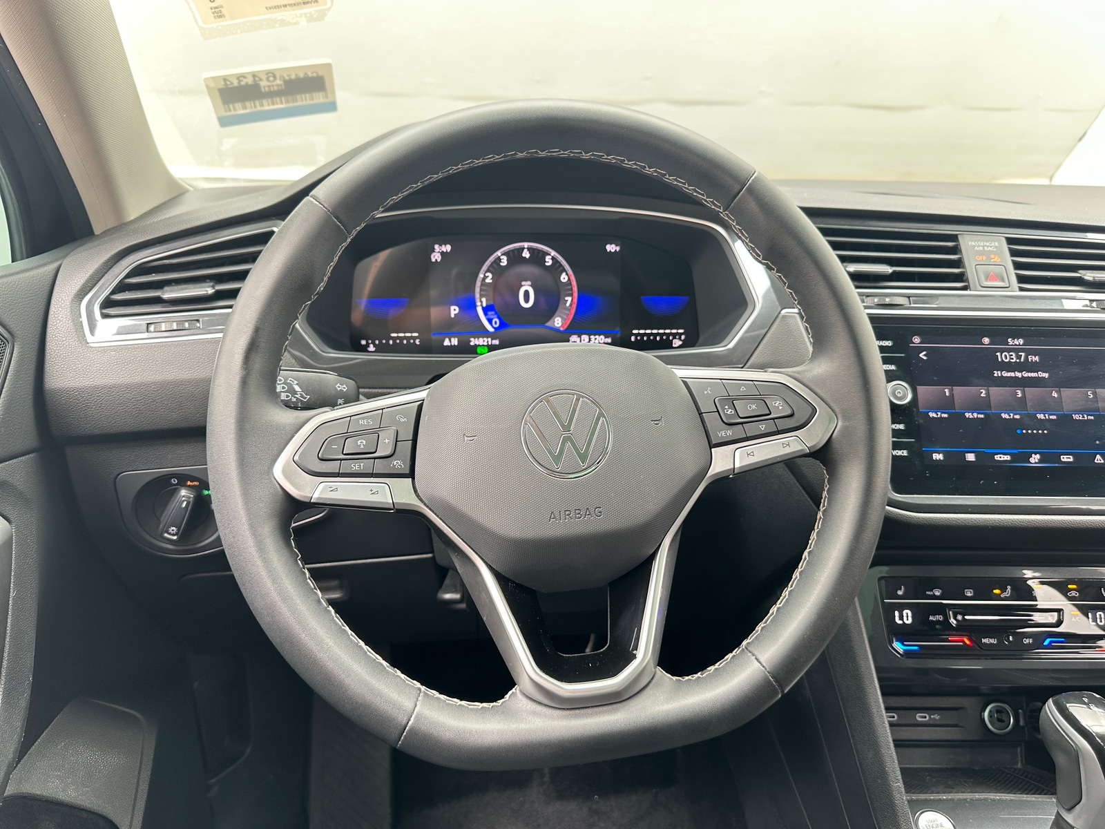Thumbnail: 2023 Volkswagen Tiguan - 5