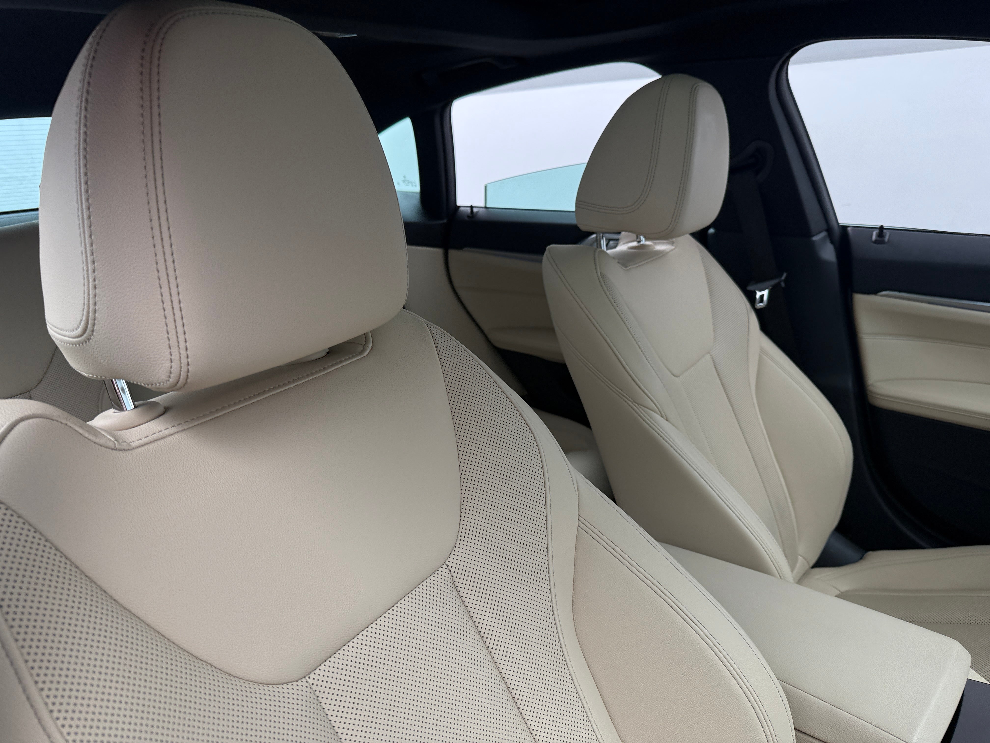 Used 2023 BMW i4 35 with VIN WBY43AW01PFP71143 for sale in Oak Creek, WI
