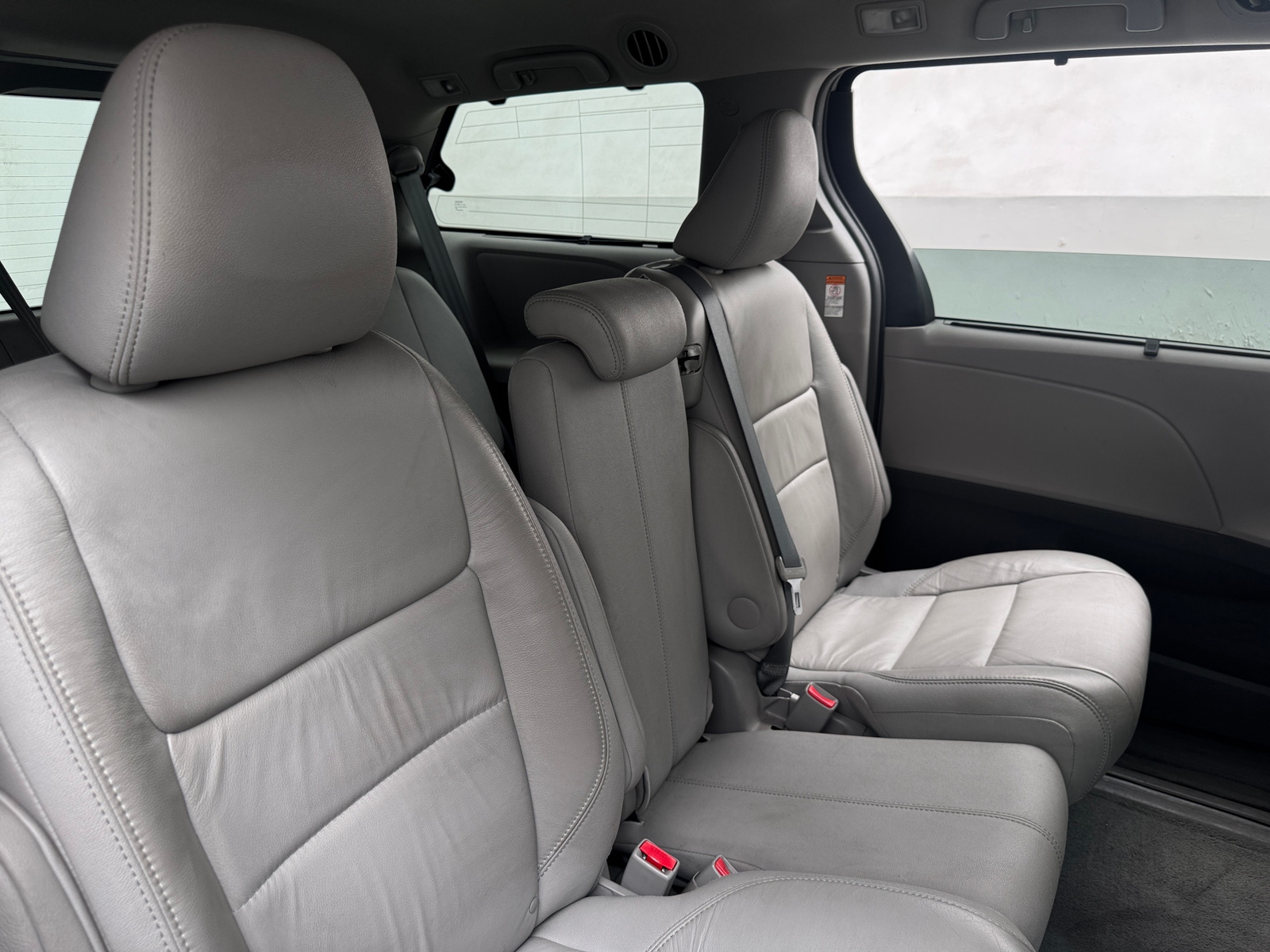 Thumbnail: 2016 Toyota Sienna - 5