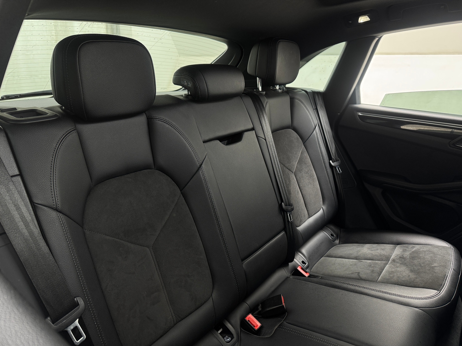 Thumbnail: 2021 Porsche Macan - 6