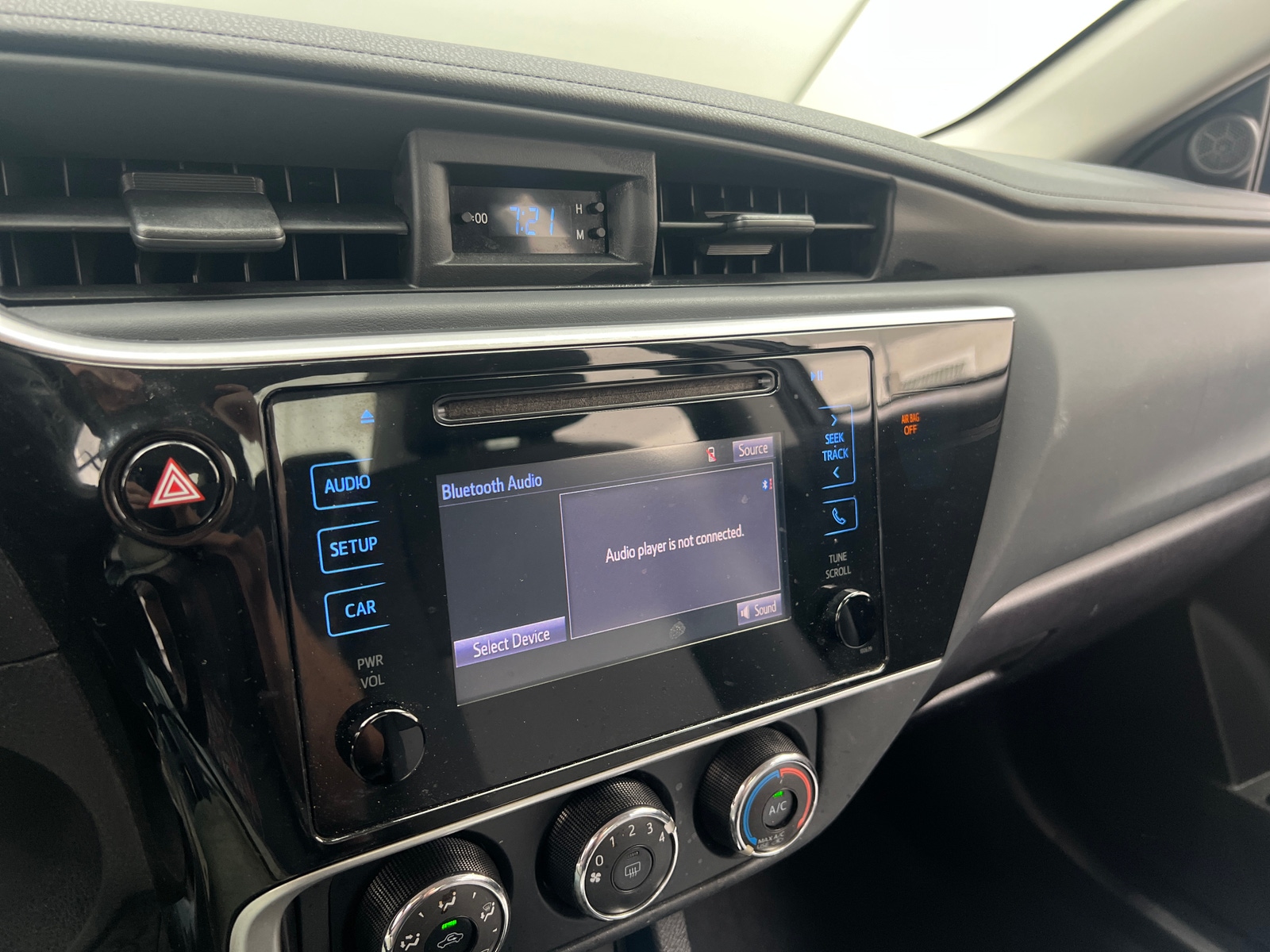 Thumbnail: 2018 Toyota Corolla - 4