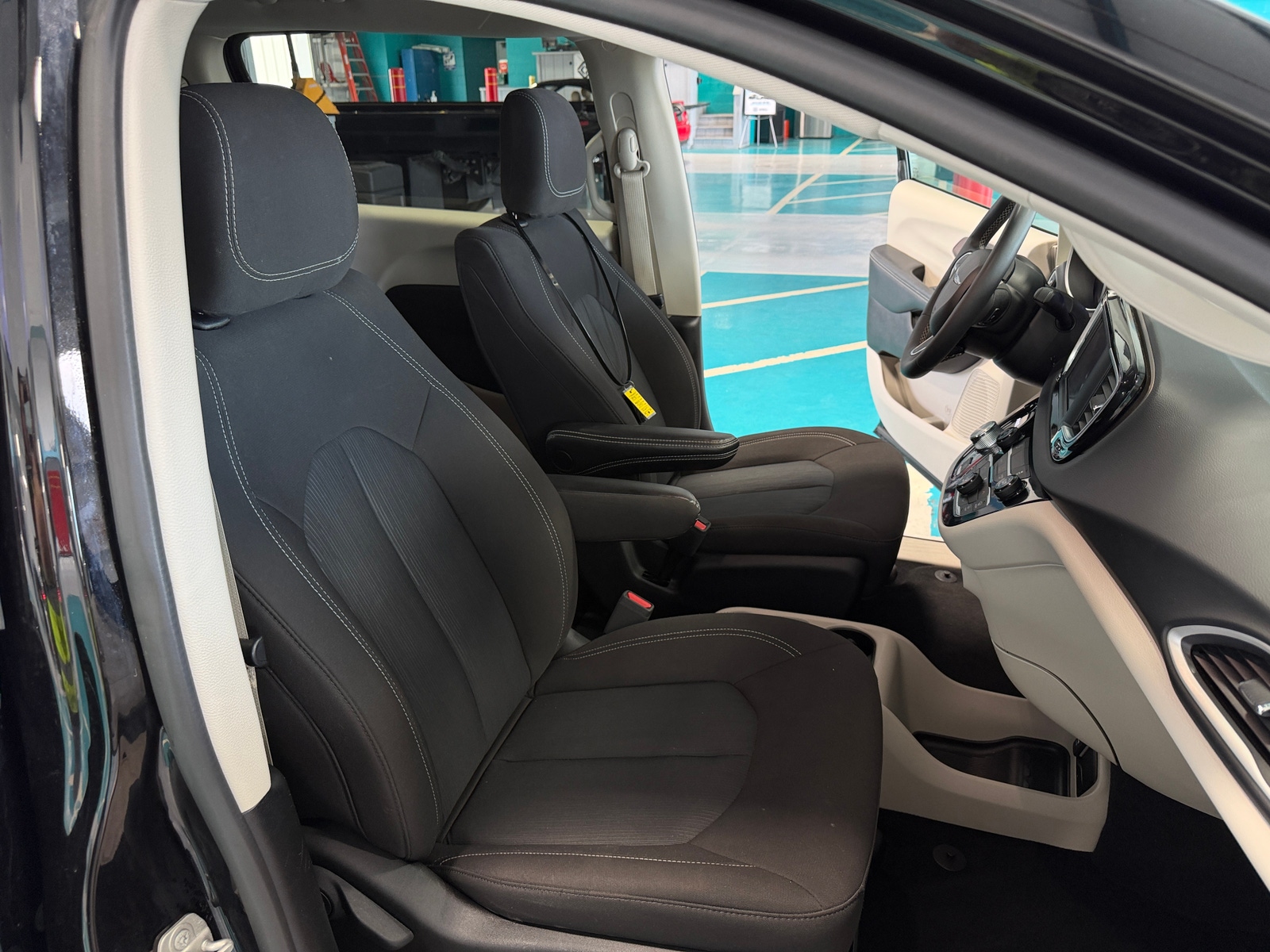 Thumbnail: 2024 Chrysler Voyager - 2