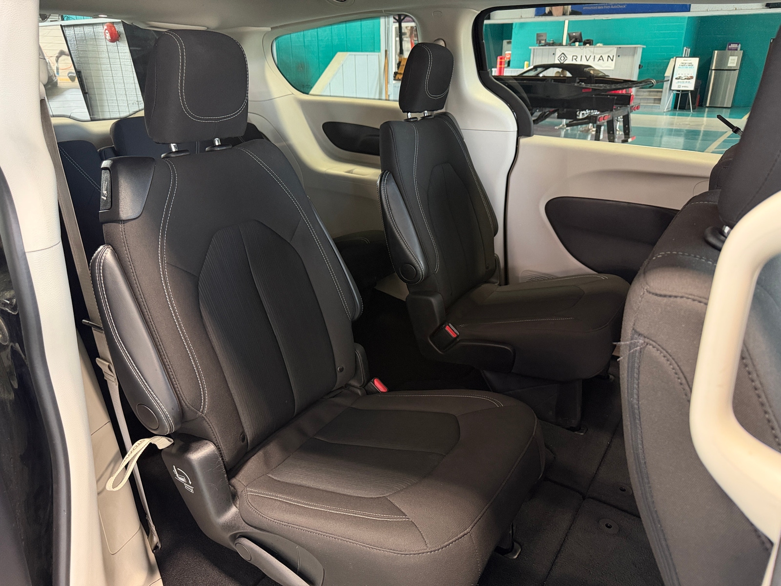 Thumbnail: 2024 Chrysler Voyager - 6