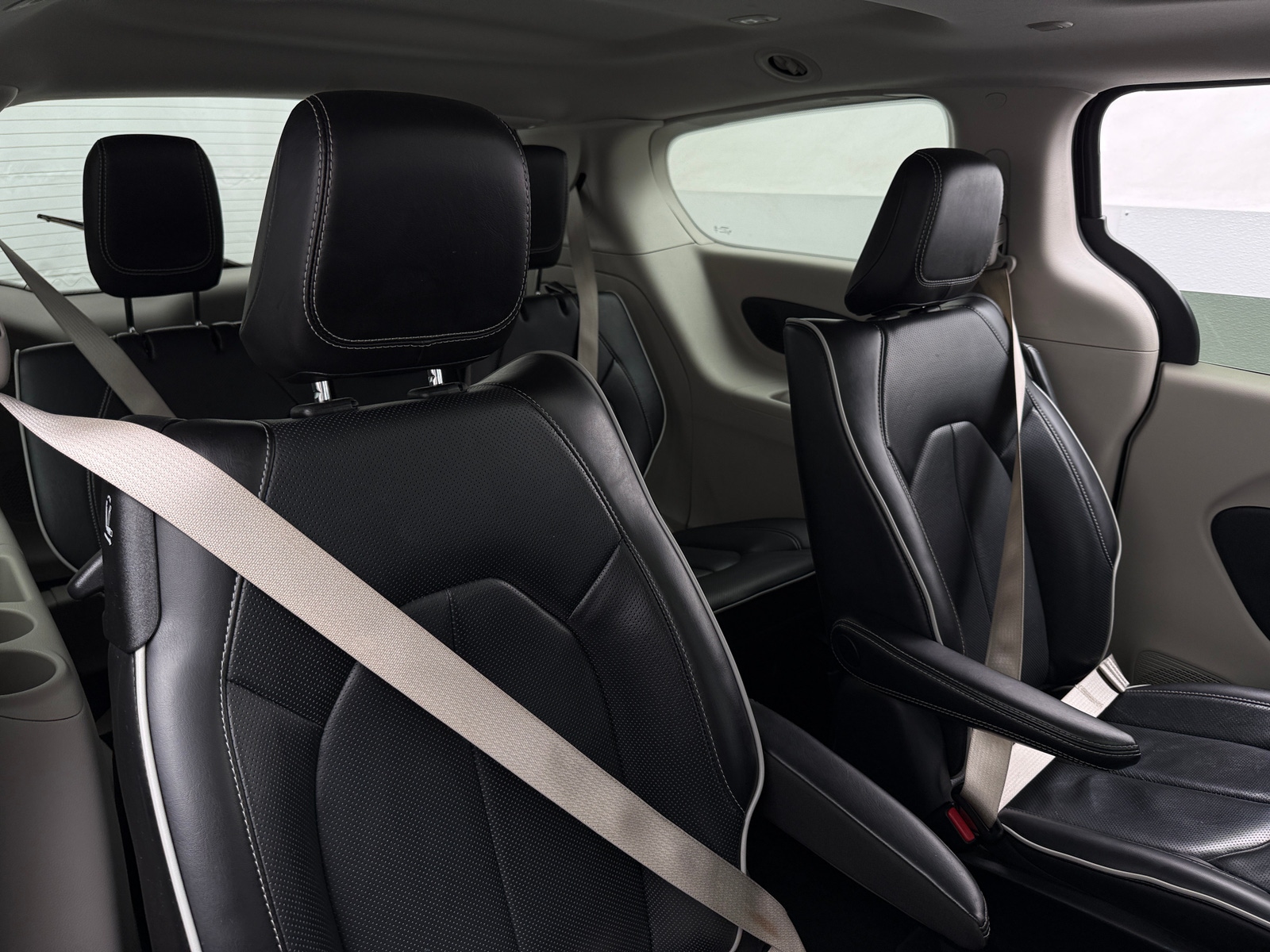 Thumbnail: 2023 Chrysler Pacifica - 5