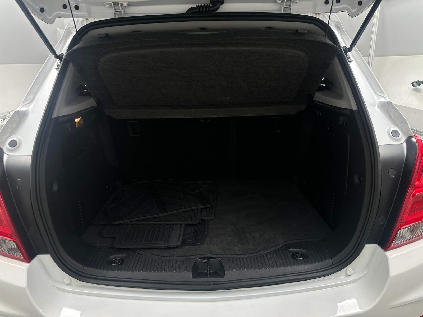 Thumbnail: 2020 Chevrolet Trax - 6
