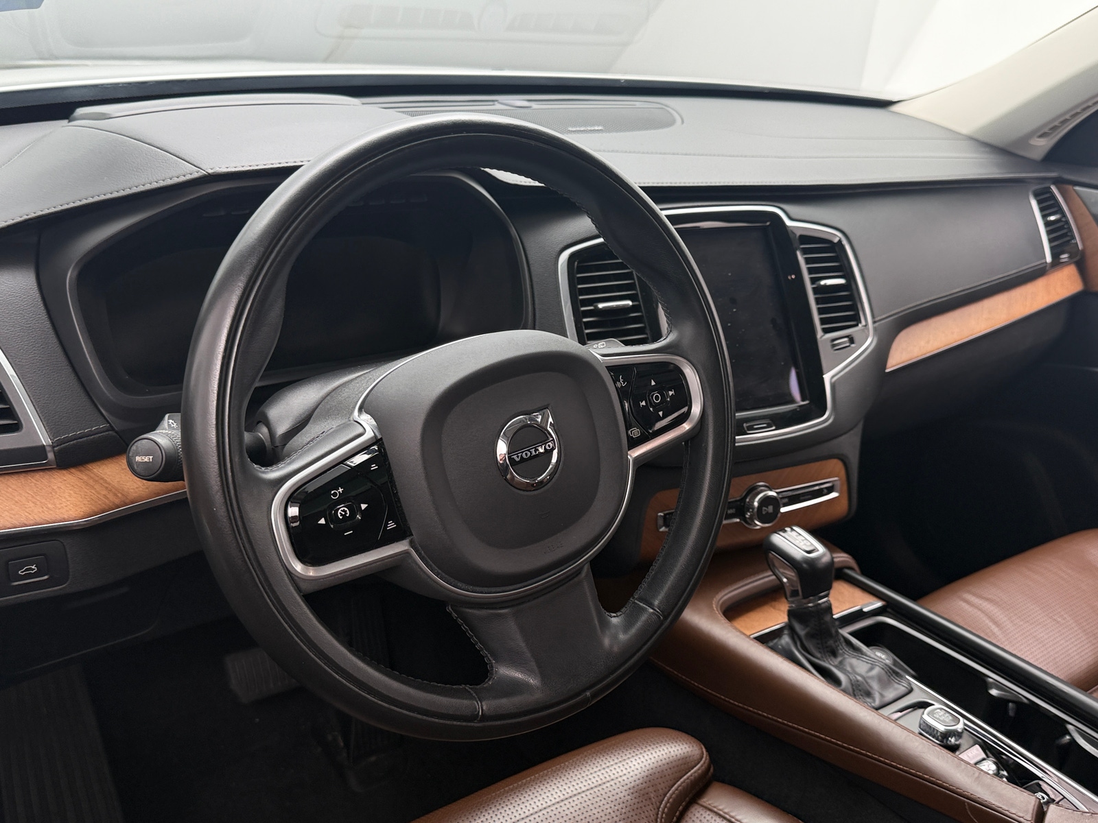 Thumbnail: 2020 Volvo XC90 - 4