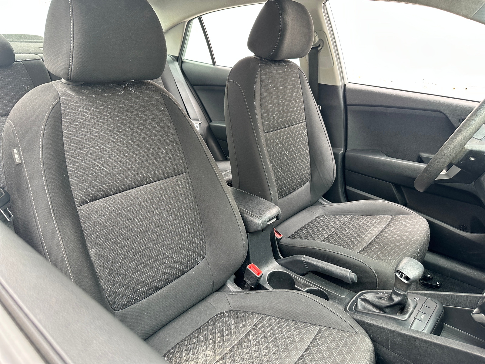 Thumbnail: 2019 Kia Rio - 2