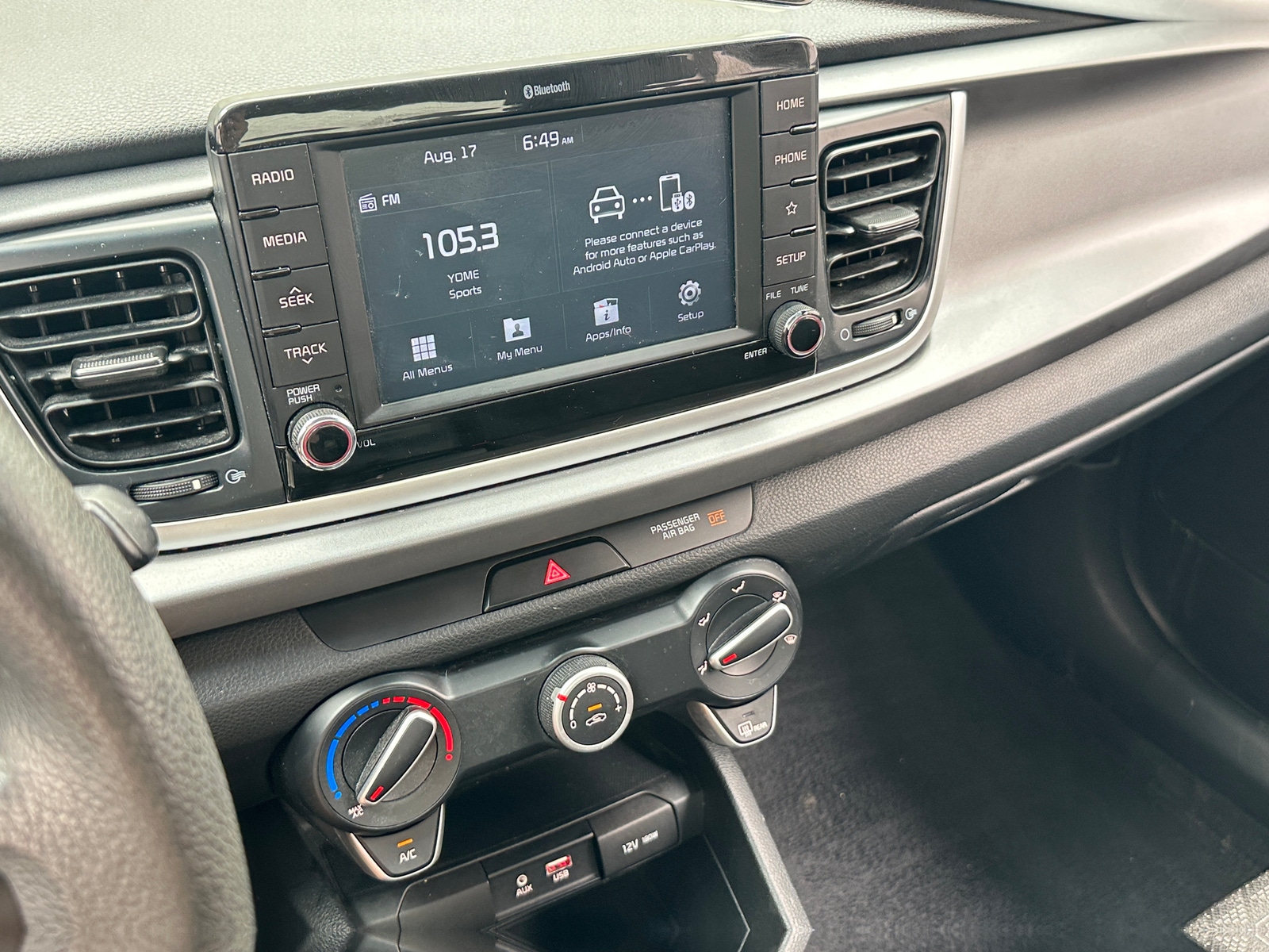 Thumbnail: 2019 Kia Rio - 4