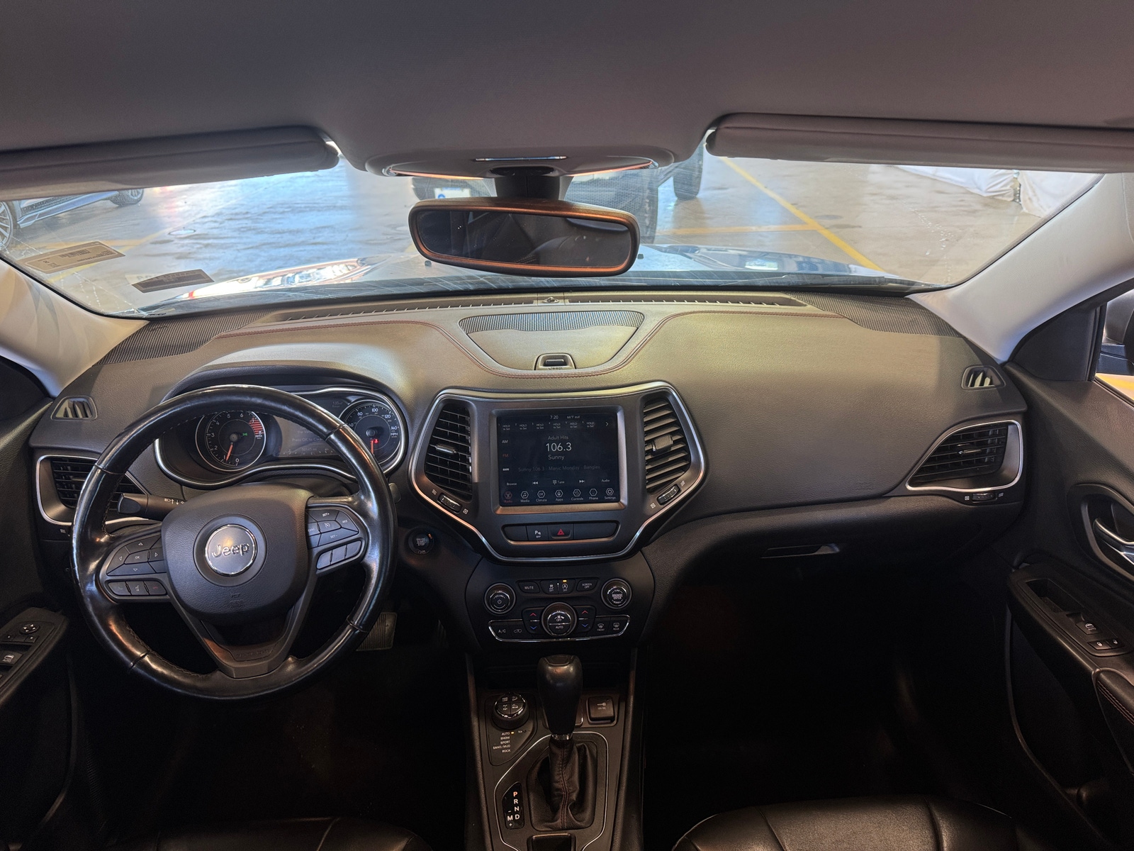 Thumbnail: 2020 Jeep Cherokee - 3