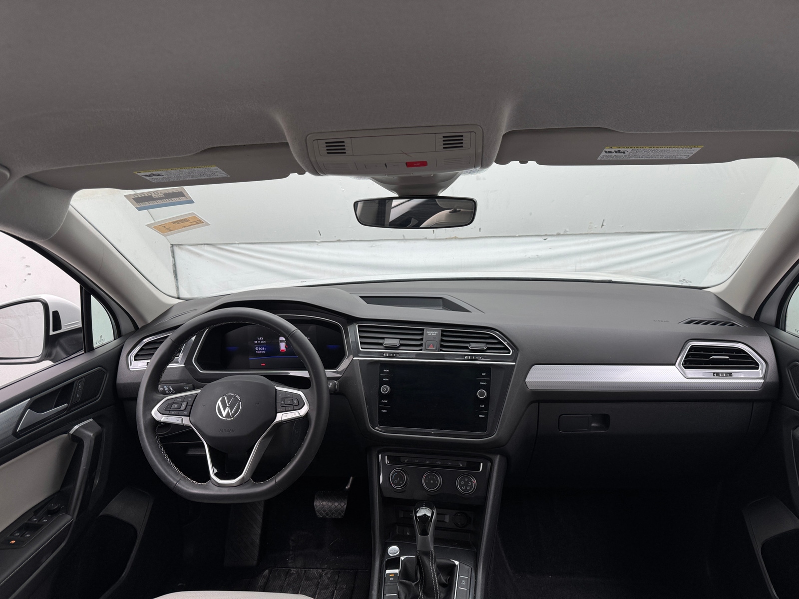 Thumbnail: 2024 Volkswagen Tiguan - 3