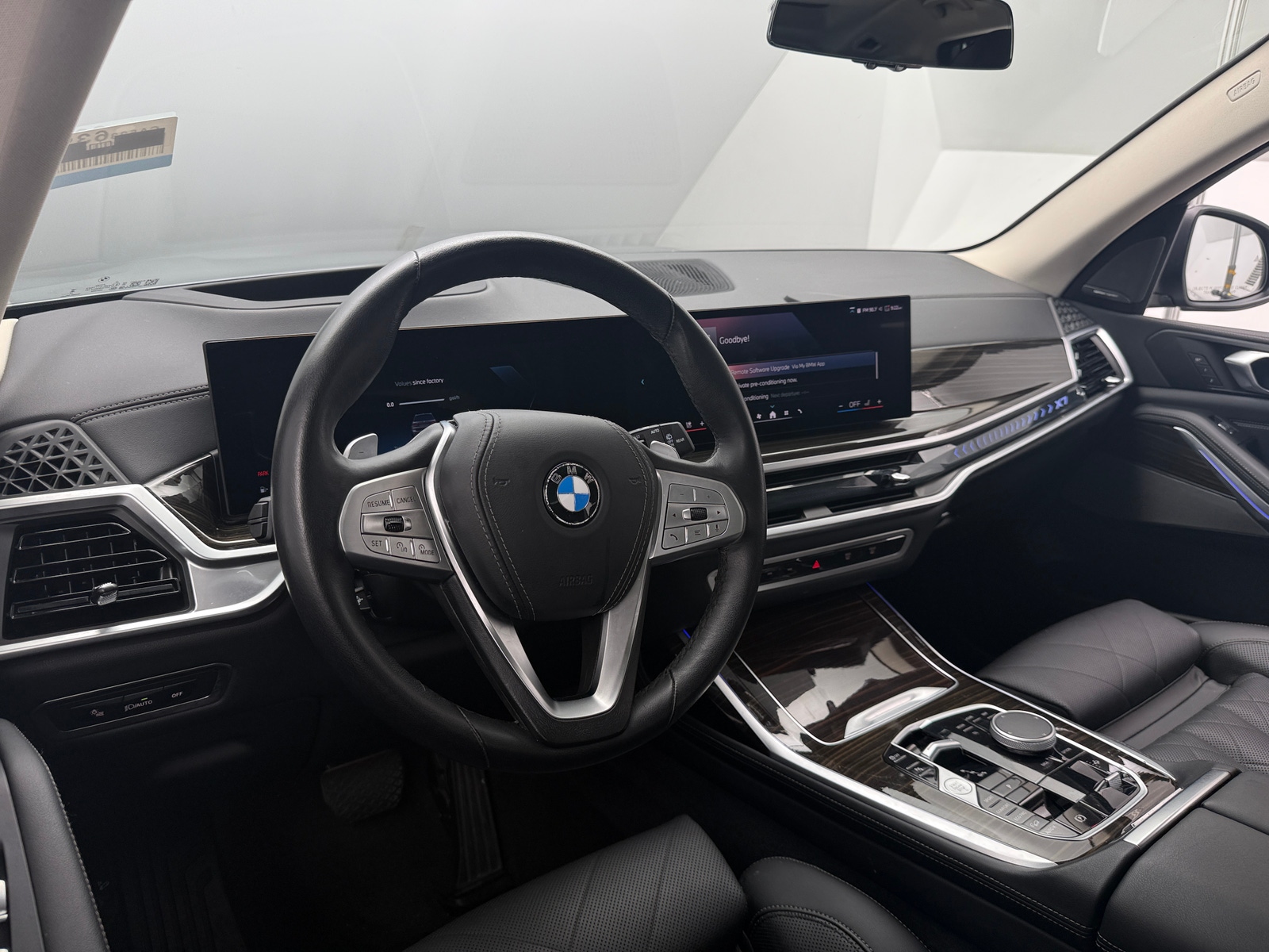 Thumbnail: 2025 BMW X7 - 4
