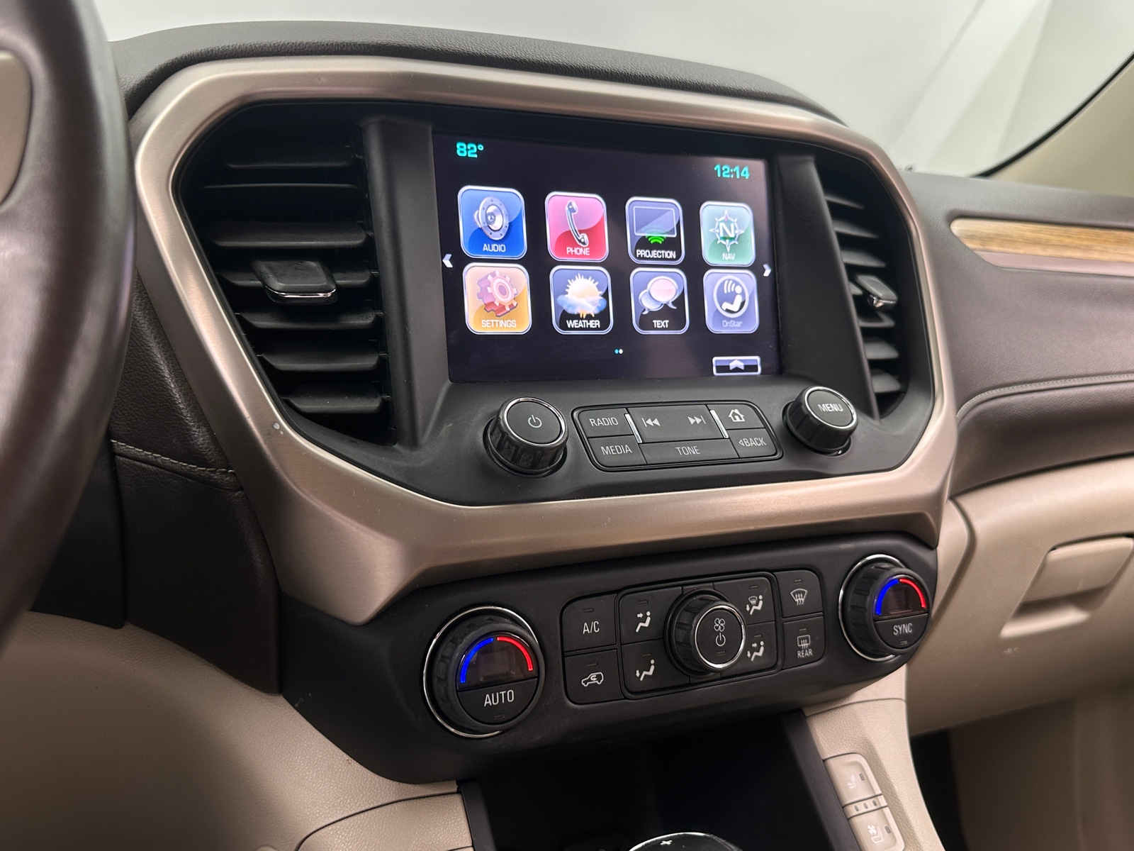 Thumbnail: 2017 GMC Acadia - 3