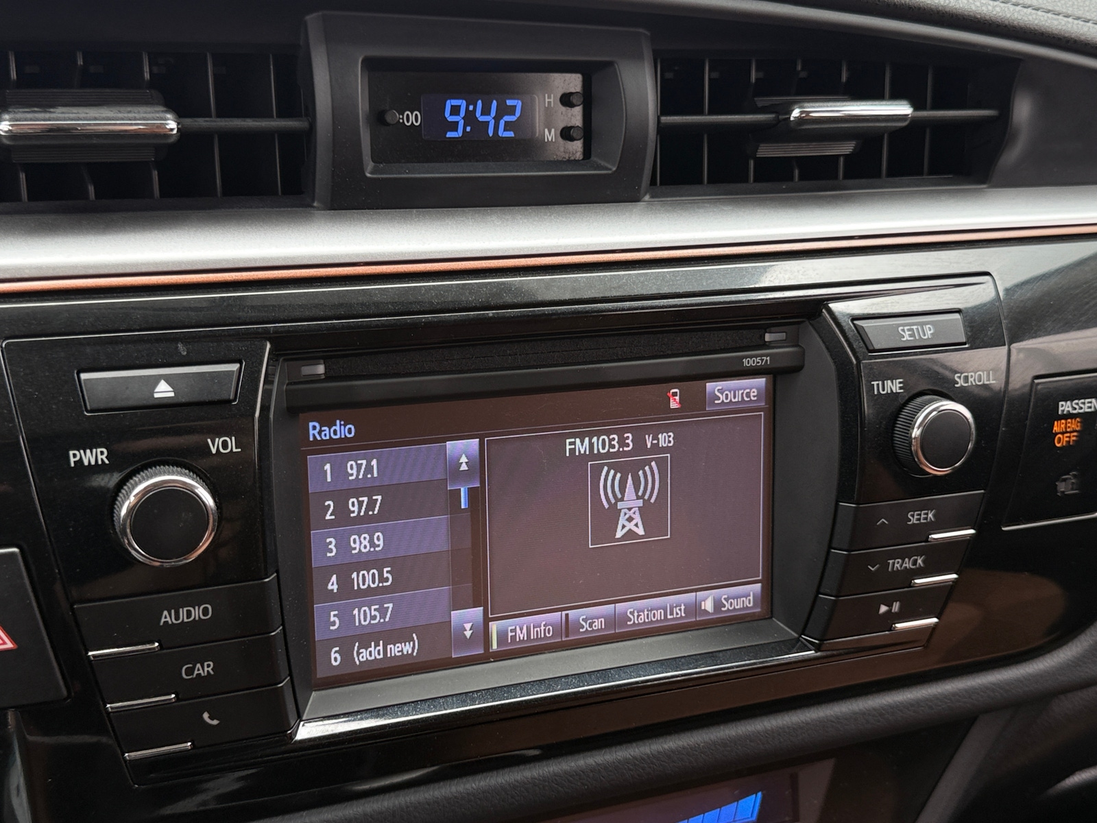 Thumbnail: 2016 Toyota Corolla - 4