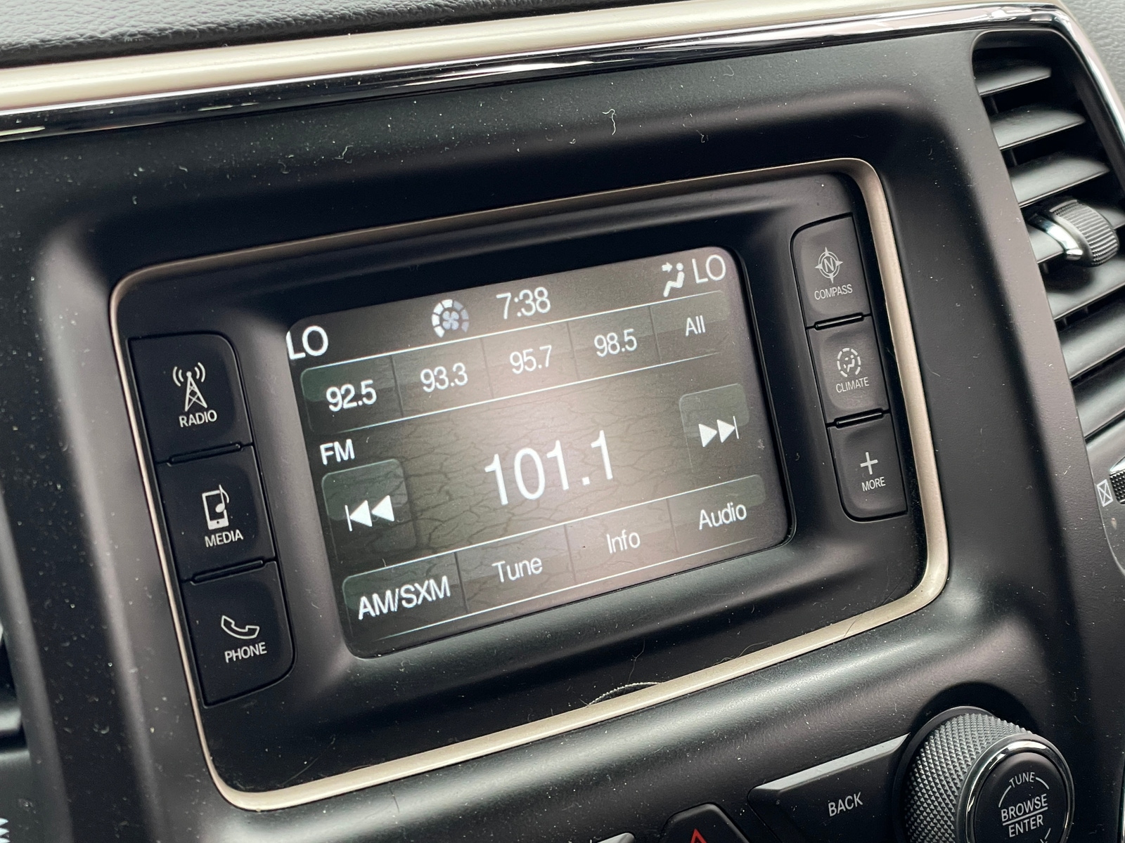 Thumbnail: 2016 Jeep Grand Cherokee - 4