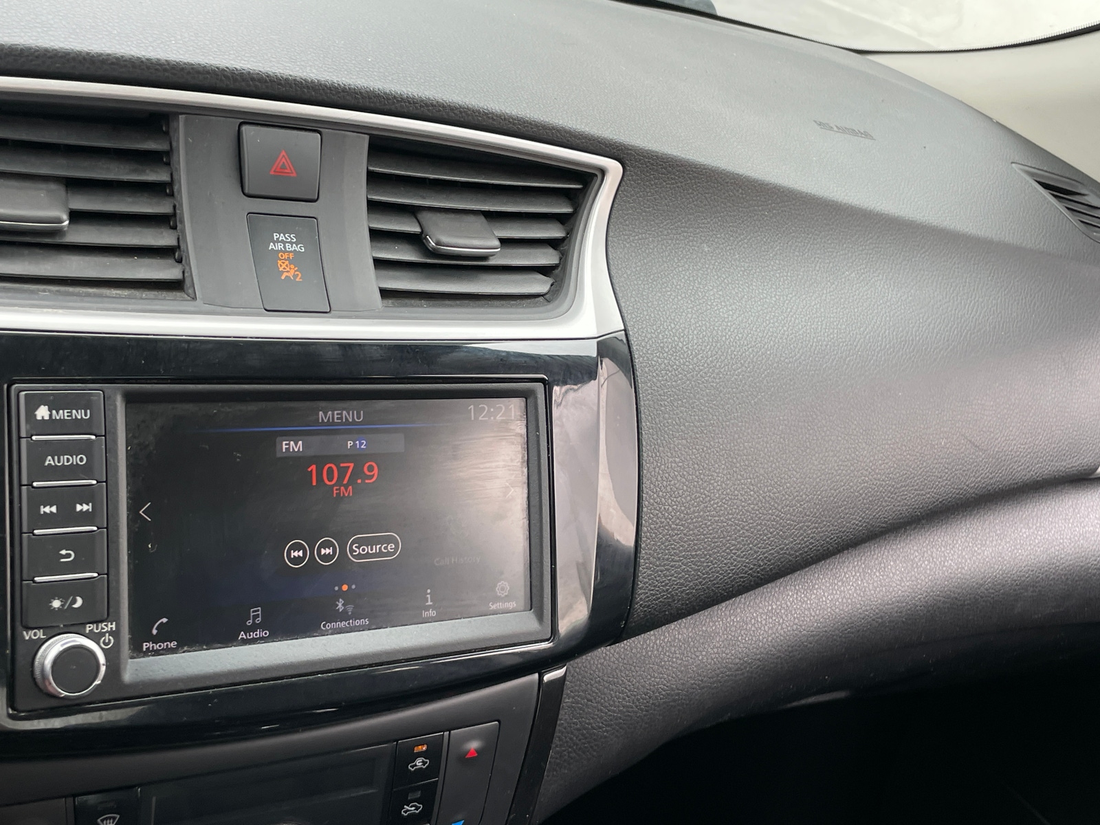 Thumbnail: 2019 Nissan Sentra - 3