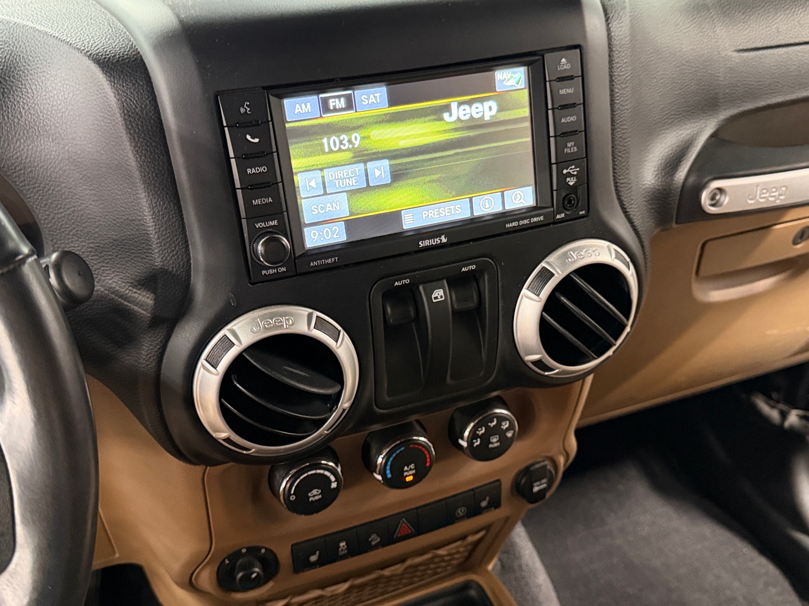 Thumbnail: 2017 Jeep Wrangler - 3