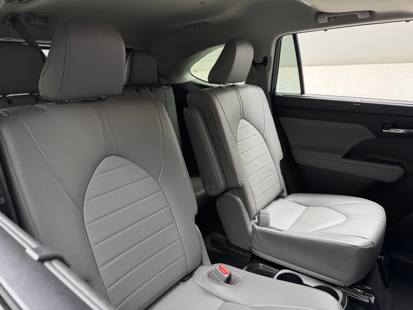 Thumbnail: 2022 Toyota Highlander - 5
